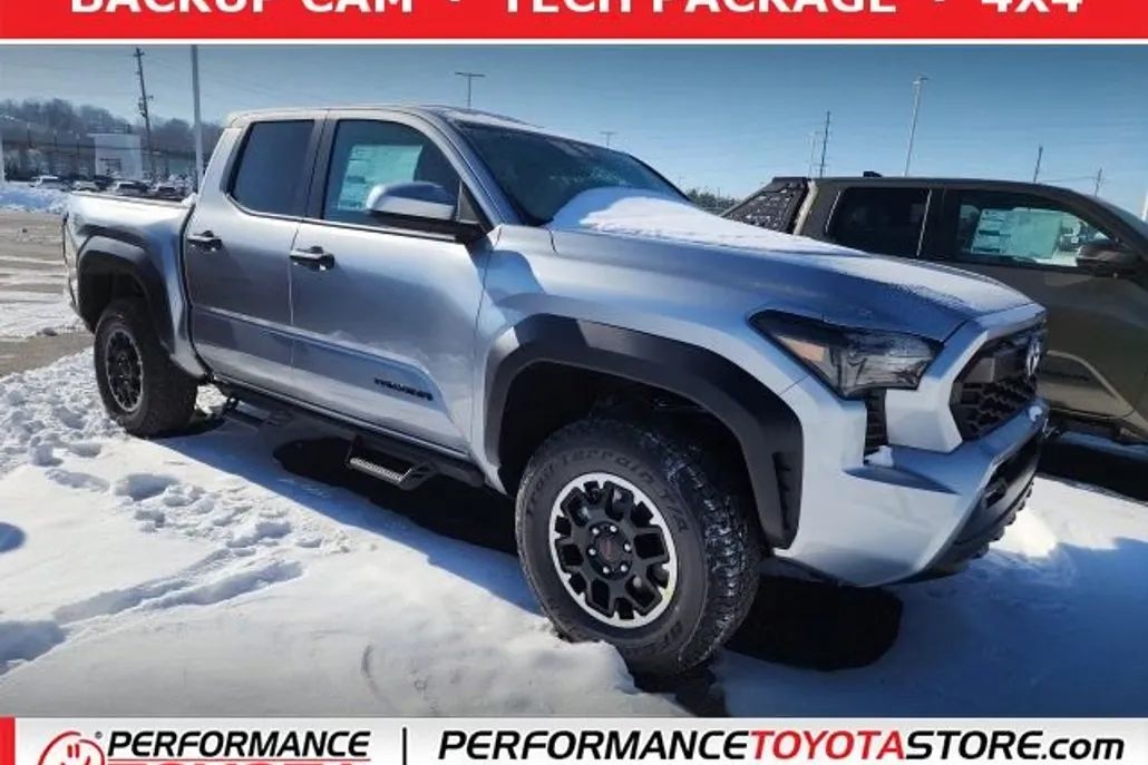 2025 Toyota Tacoma 4x4 TRD photo 1