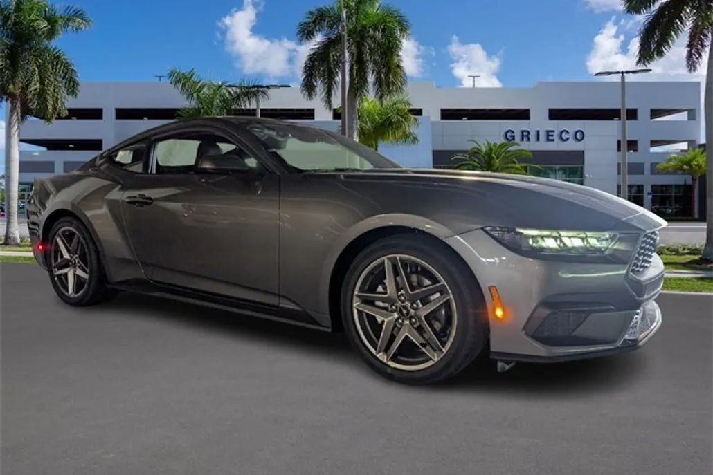2025 Ford Mustang EcoBoost photo 1