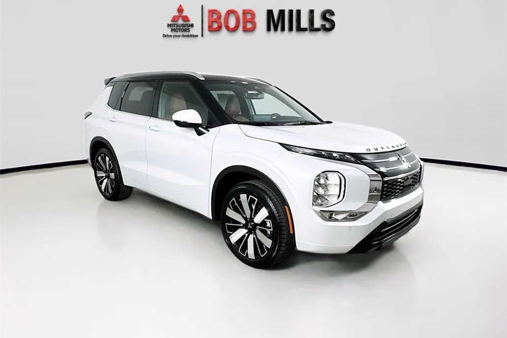 2025 Mitsubishi Outlander SEL photo 1