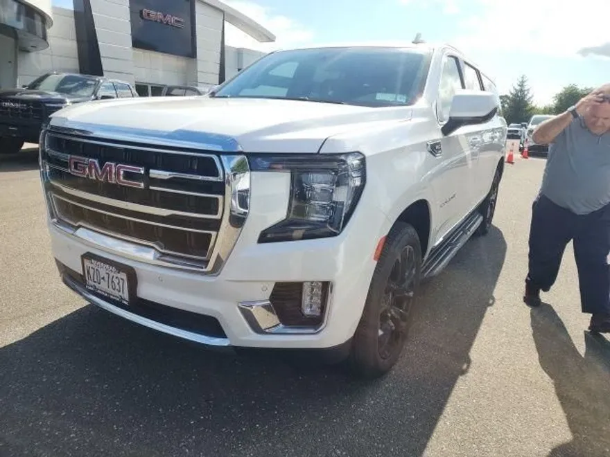2023 Gmc Yukon XL SLT photo 1