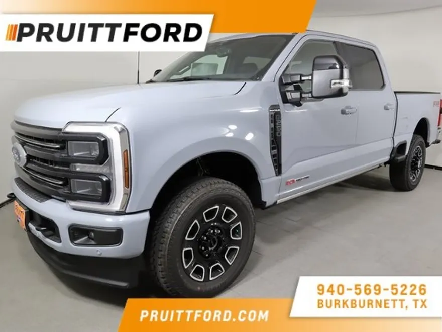 2025 Ford F-250 Platinum photo 1