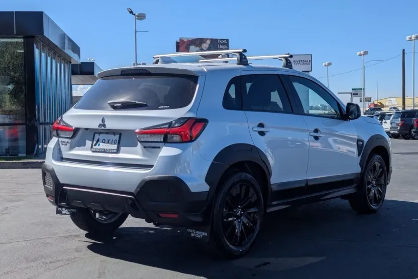 2025 Mitsubishi Outlander Sport ES SE LE photo 1