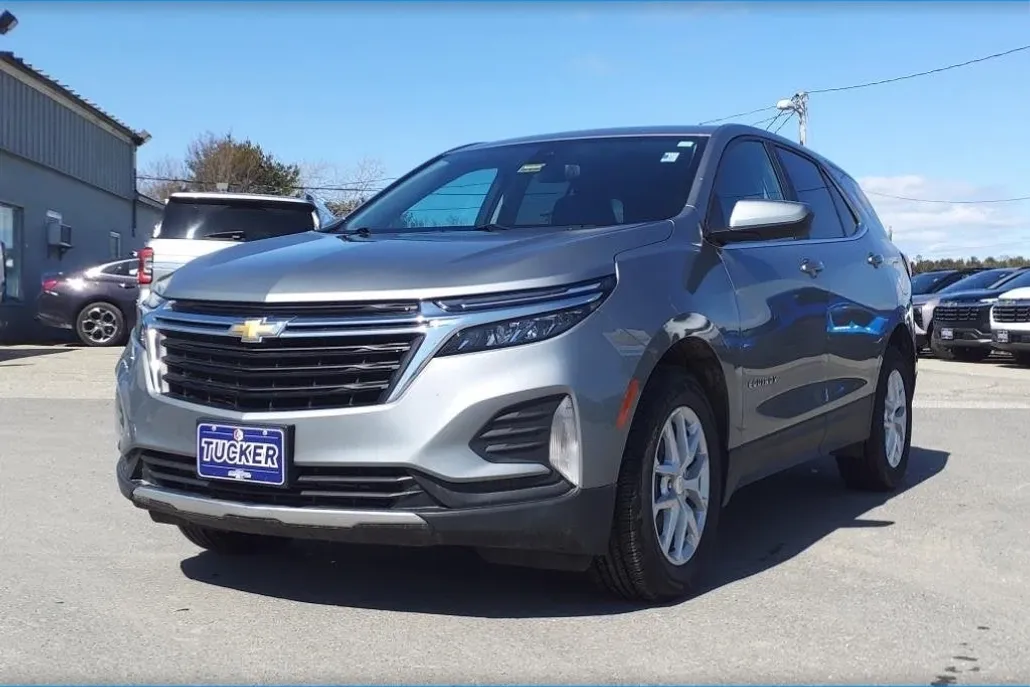 2023 Chevrolet Equinox LT photo 1