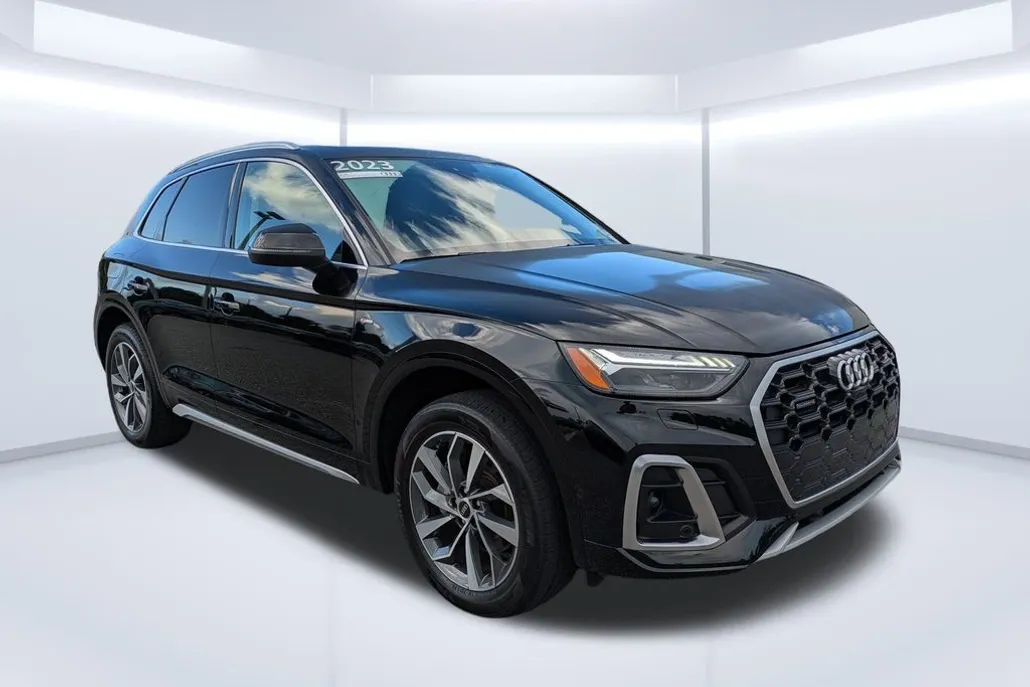 2023 Audi Q5 45 S line Prestige photo 1