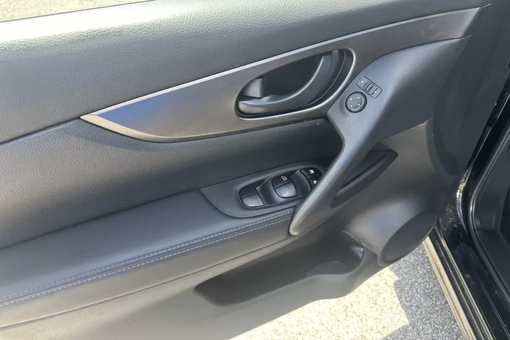2020 Nissan Rogue Sport S photo 1