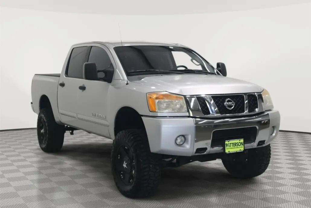 2012 Nissan Titan SV photo 1