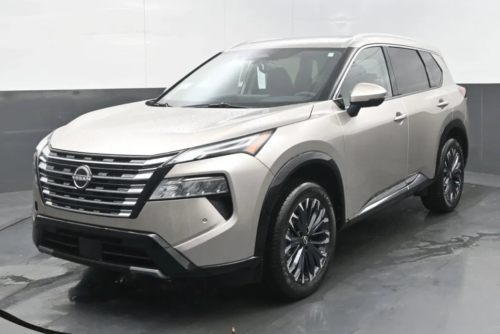 2025 Nissan Rogue Platinum photo 1