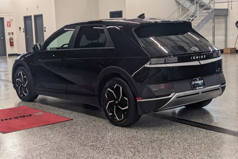 2022 Hyundai Ioniq 5 SE photo 1