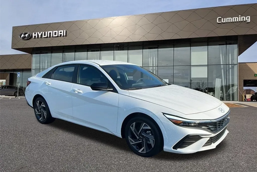 2025 Hyundai Elantra SEL Sport photo 1