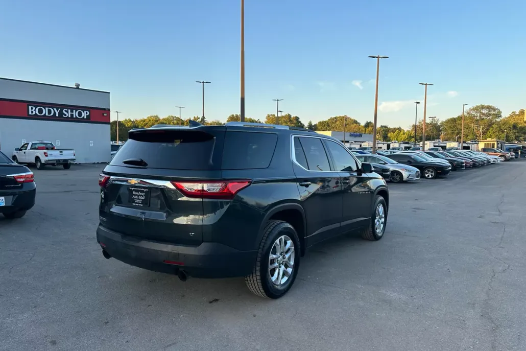 2018 Chevrolet Traverse Cloth 1LT photo 1