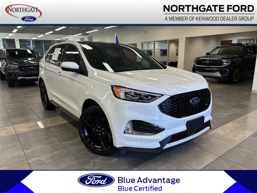 2022 Ford Edge ST photo 1