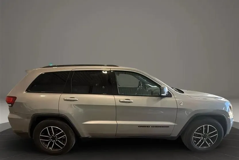 2020 Jeep Grand Cherokee Trailhawk photo 1