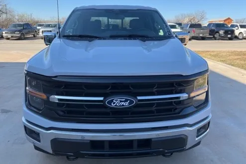 2025 Ford F-150 XLT photo 2