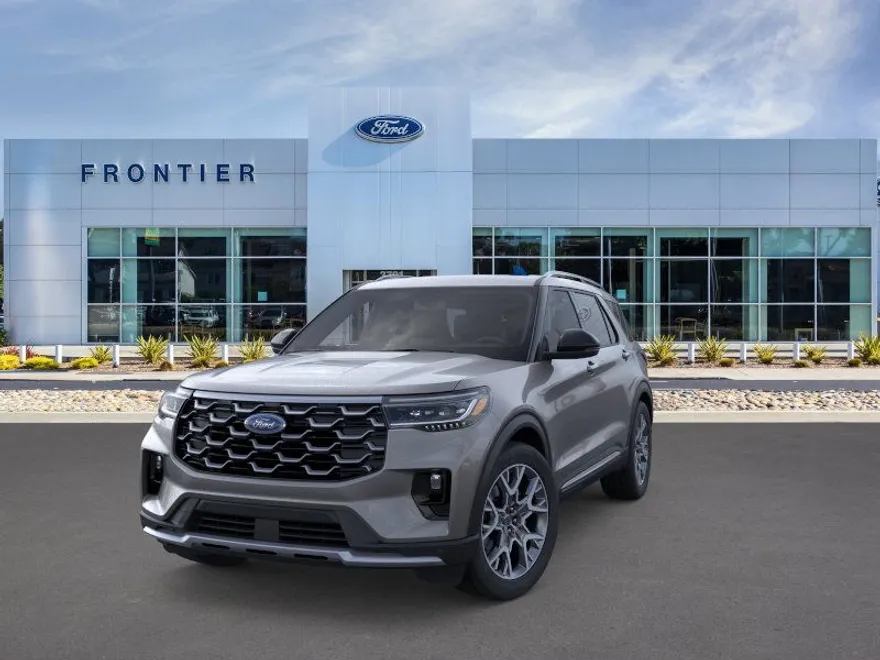 2025 Ford Explorer Platinum photo 1