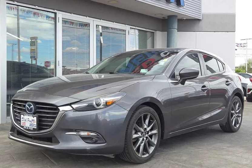 2018 Mazda Mazda3 Hatchback Grand Touring photo 1