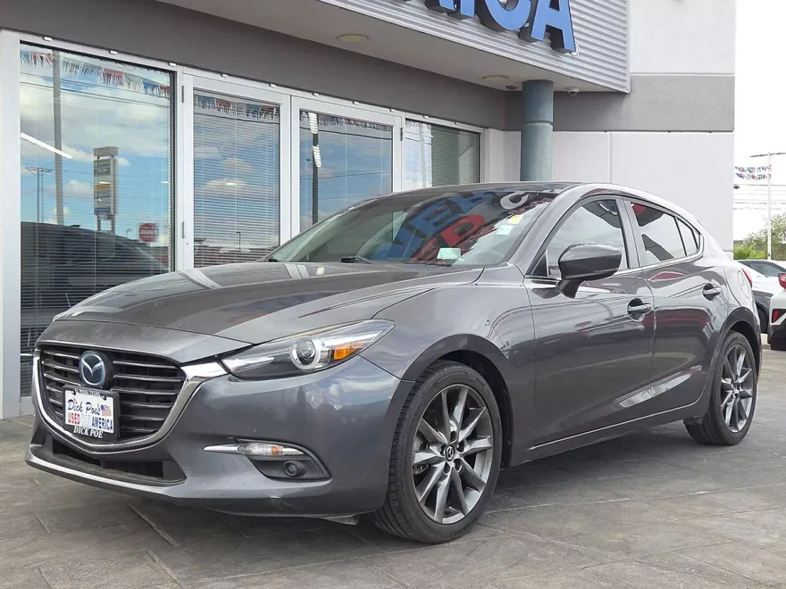 2018 Mazda Mazda3 Hatchback Grand Touring photo 1