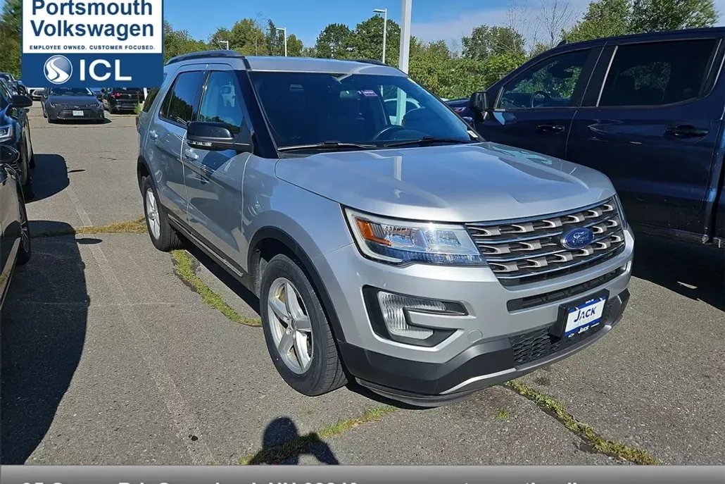 2017 Ford Explorer XLT photo 1