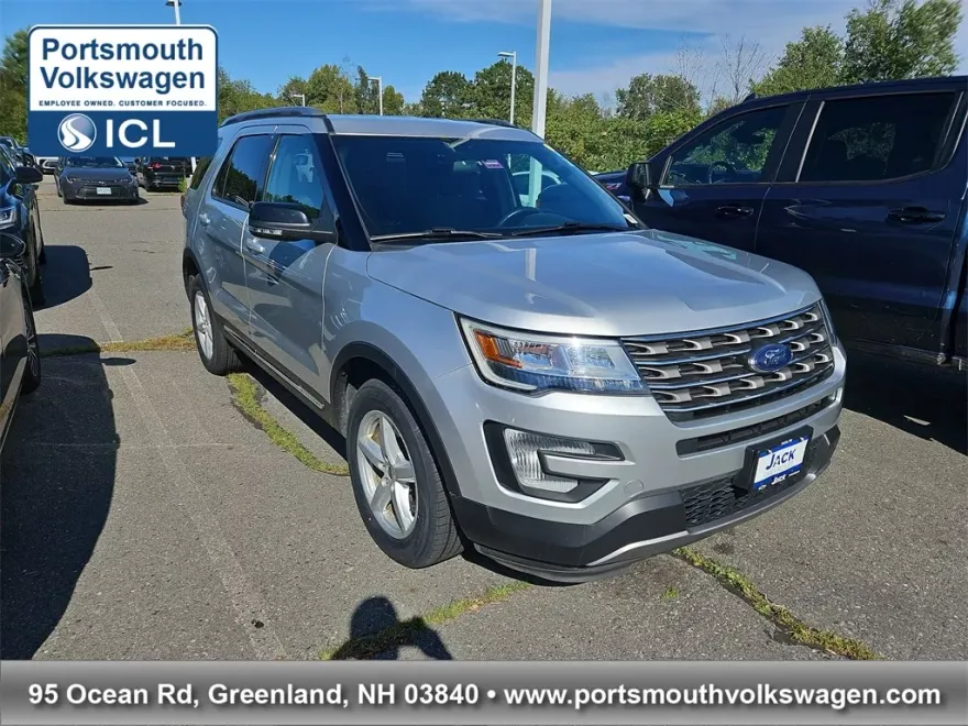 2017 Ford Explorer XLT photo 1