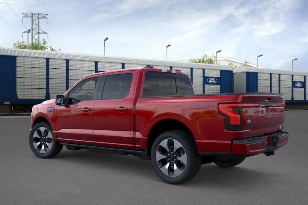 2025 Ford F-150 Lightning Platinum photo 1