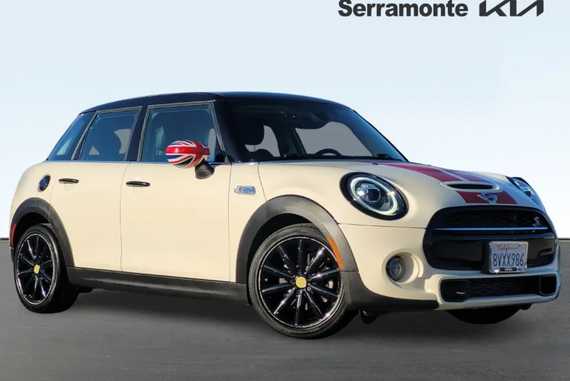 2021 Mini Cooper 4 Door Hardtop S photo 1
