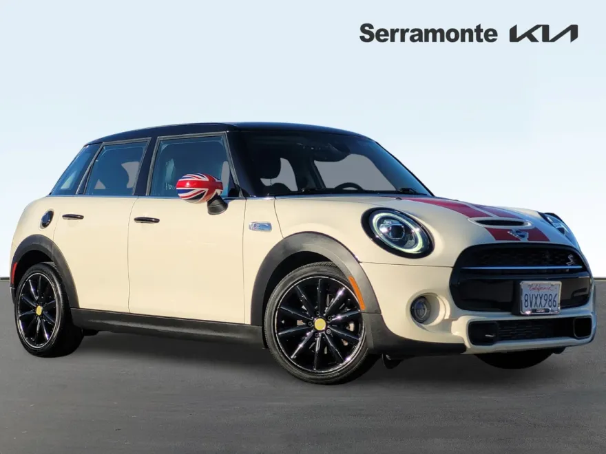 2021 Mini Cooper 4 Door Hardtop S photo 1