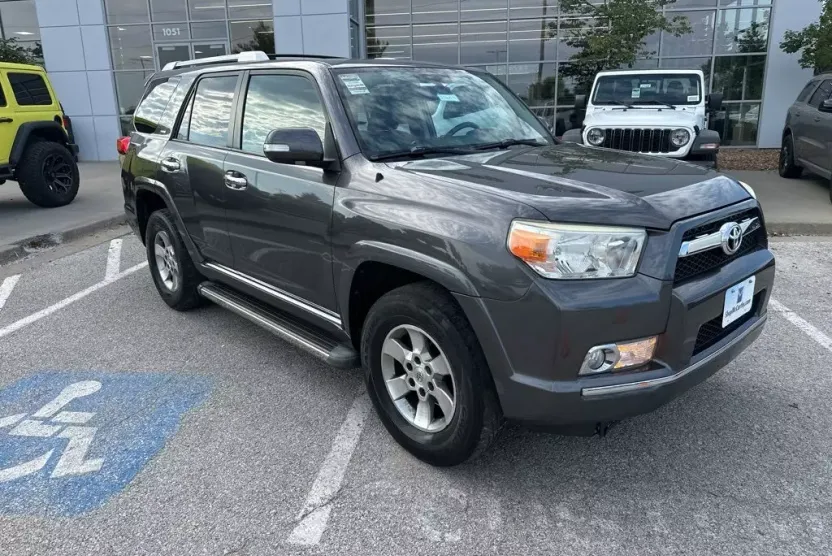 2011 Toyota 4Runner Limited V6 photo 1