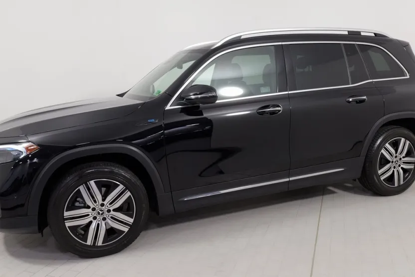 2022 Mercedes Benz EQB 300 4MATIC photo 1