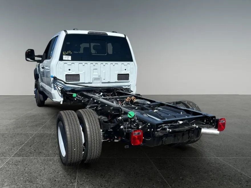 2025 Ford F-450 photo 1