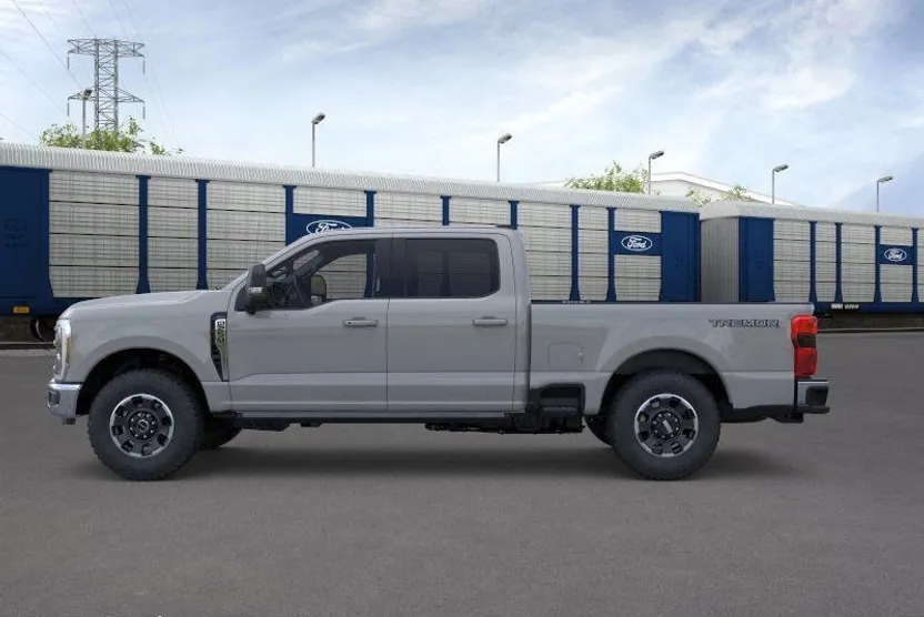 2026 Ford F-250 Lariat photo 1