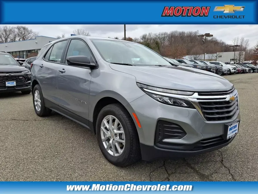 2024 Chevrolet Equinox LS photo 1