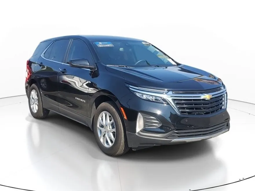 2024 Chevrolet Equinox LT photo 1