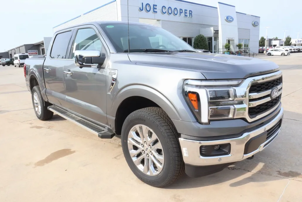 2025 Ford F-150 Lariat photo 1