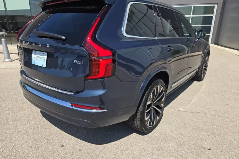 2026 Volvo XC90 Plus photo 1