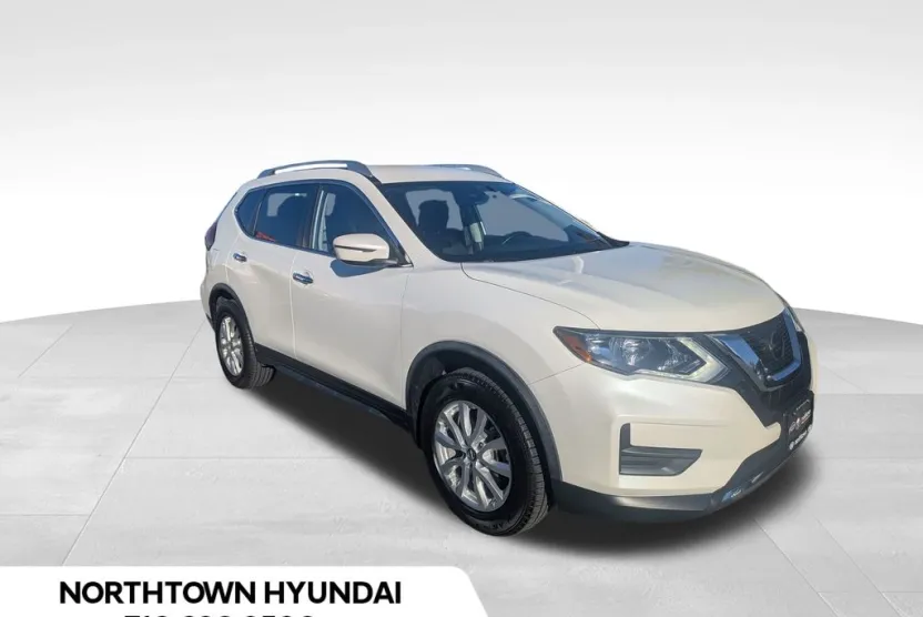 2020 Nissan Rogue SV photo 1