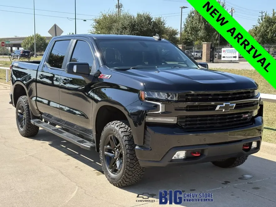 2022 Chevrolet Silverado Trail Boss LT photo 1