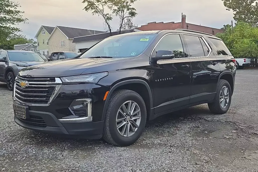2023 Chevrolet Traverse Leather photo 1