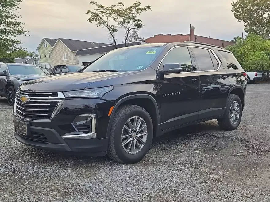 2023 Chevrolet Traverse Leather photo 1