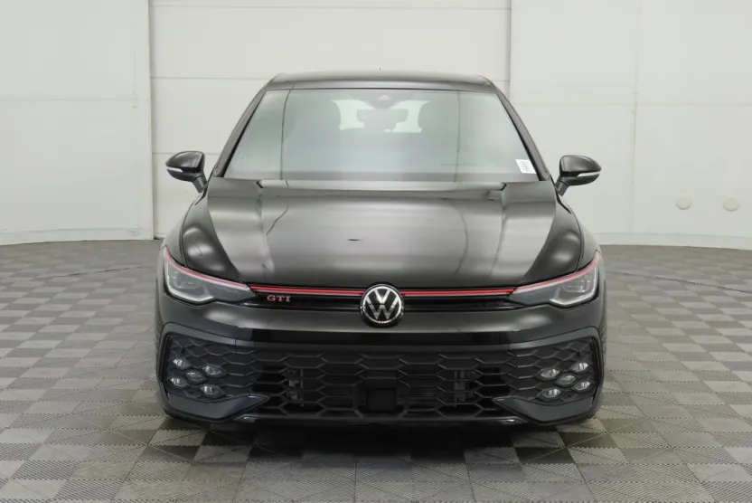 2025 Volkswagen Golf GTI Autobahn photo 1