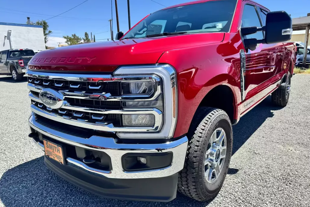 2025 Ford F-250 Lariat photo 1
