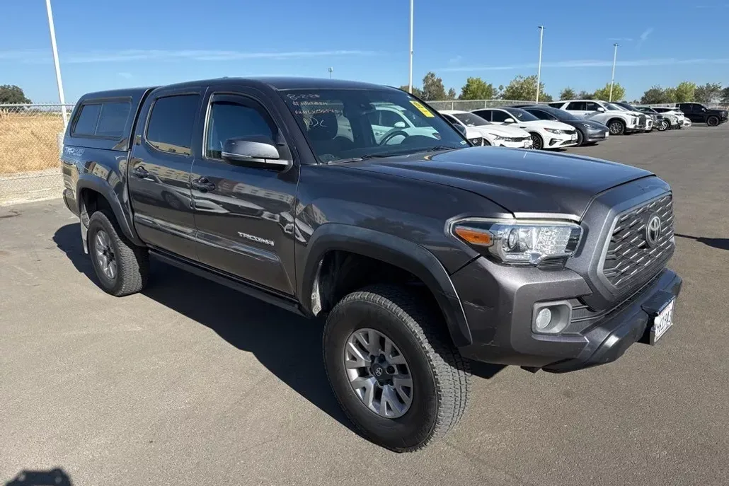 2020 Toyota Tacoma TRD Off-Road V6 photo 1