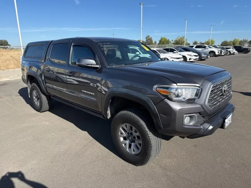 2020 Toyota Tacoma TRD Off-Road V6 photo 1