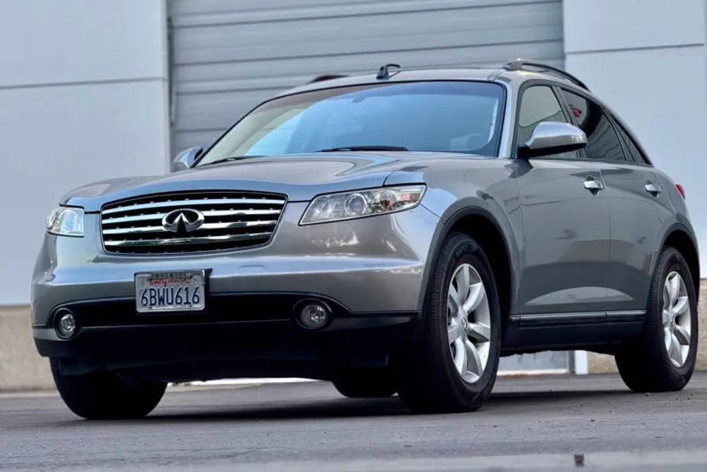 2005 Infiniti FX35 photo 1