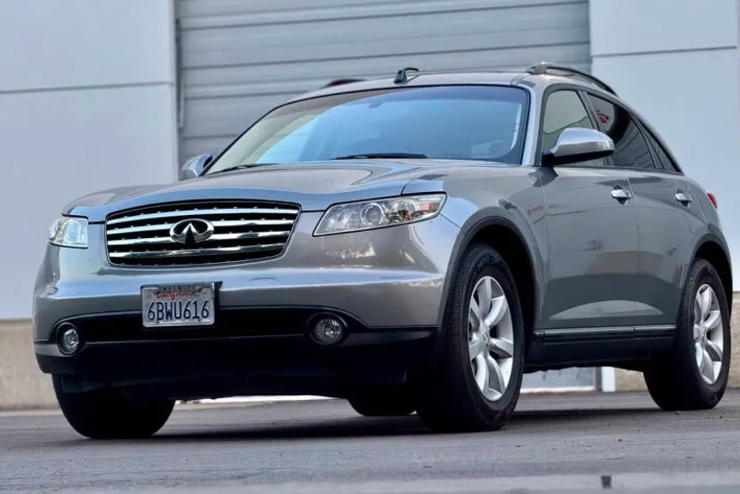 2005 Infiniti FX35 photo 1