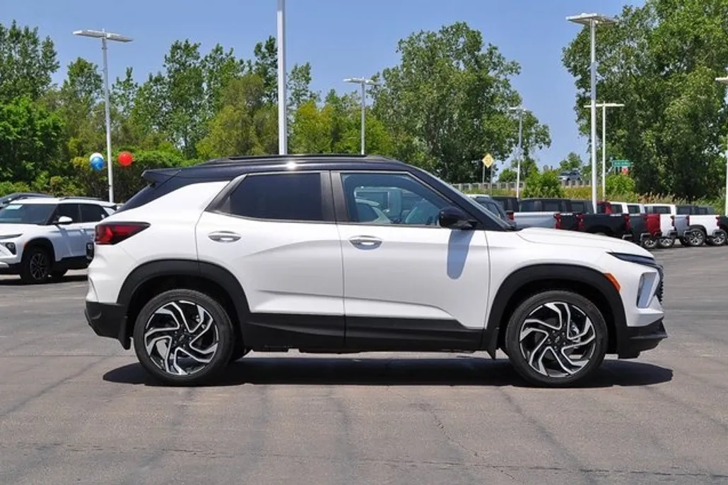 2025 Chevrolet Trailblazer RS photo 1