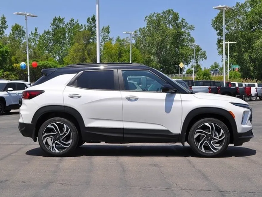 2025 Chevrolet Trailblazer RS photo 1