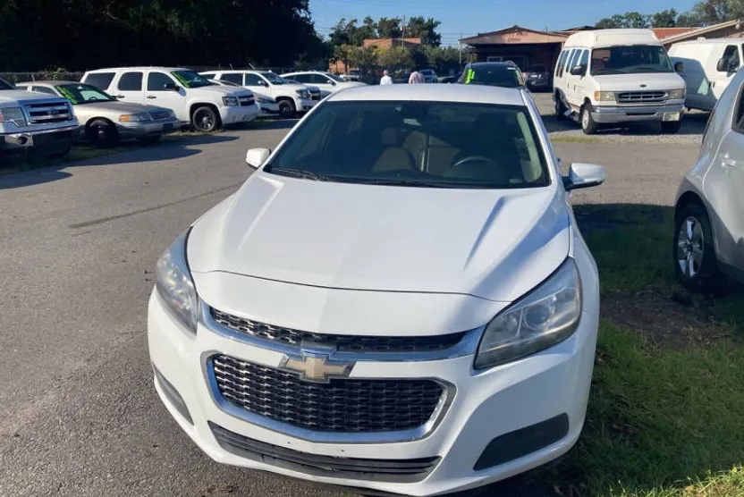 2014 Chevrolet Malibu 1LT photo 1