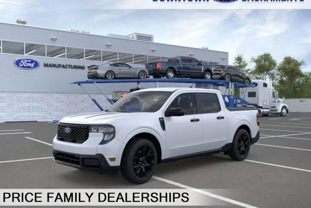 2025 Ford Maverick XLT photo 1