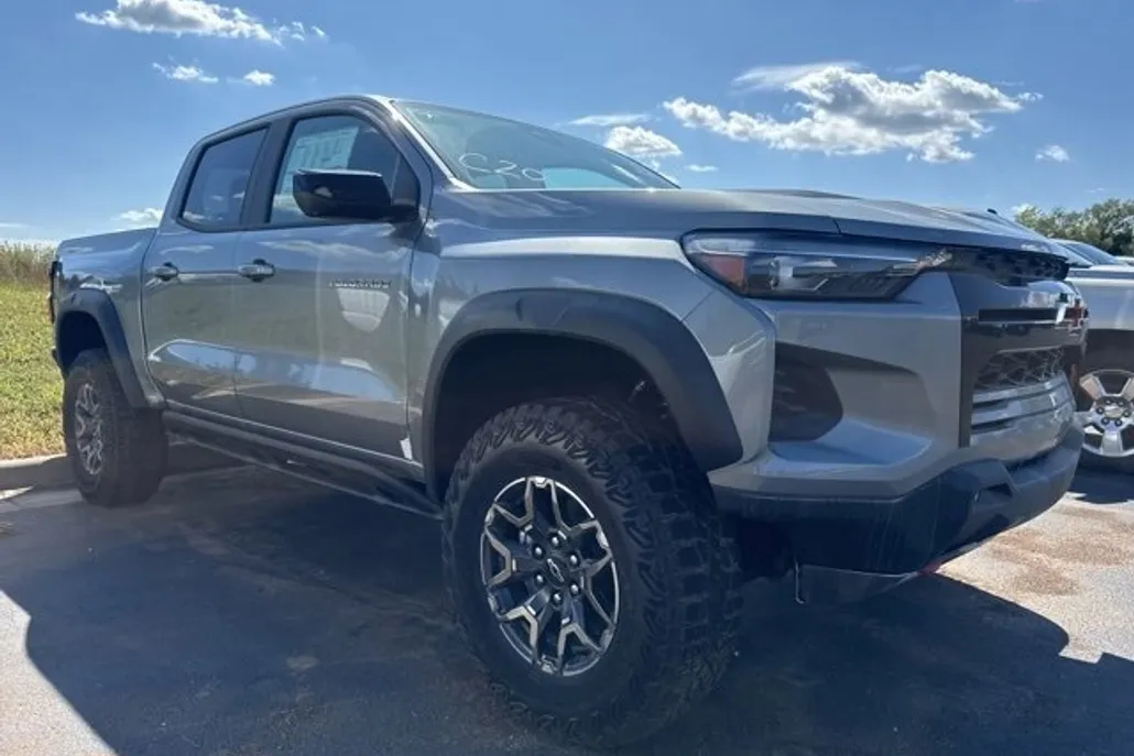 2026 Chevrolet Colorado ZR2 photo 1
