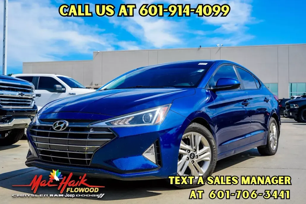 2020 Hyundai Elantra SEL photo 1