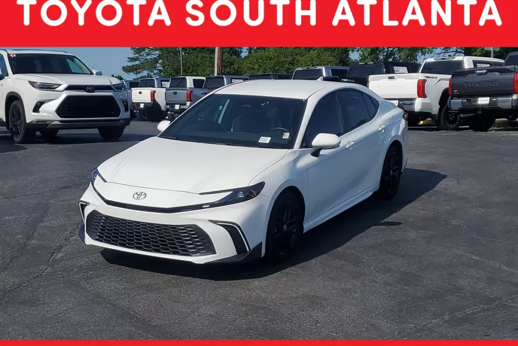 2025 Toyota Camry SE photo 1